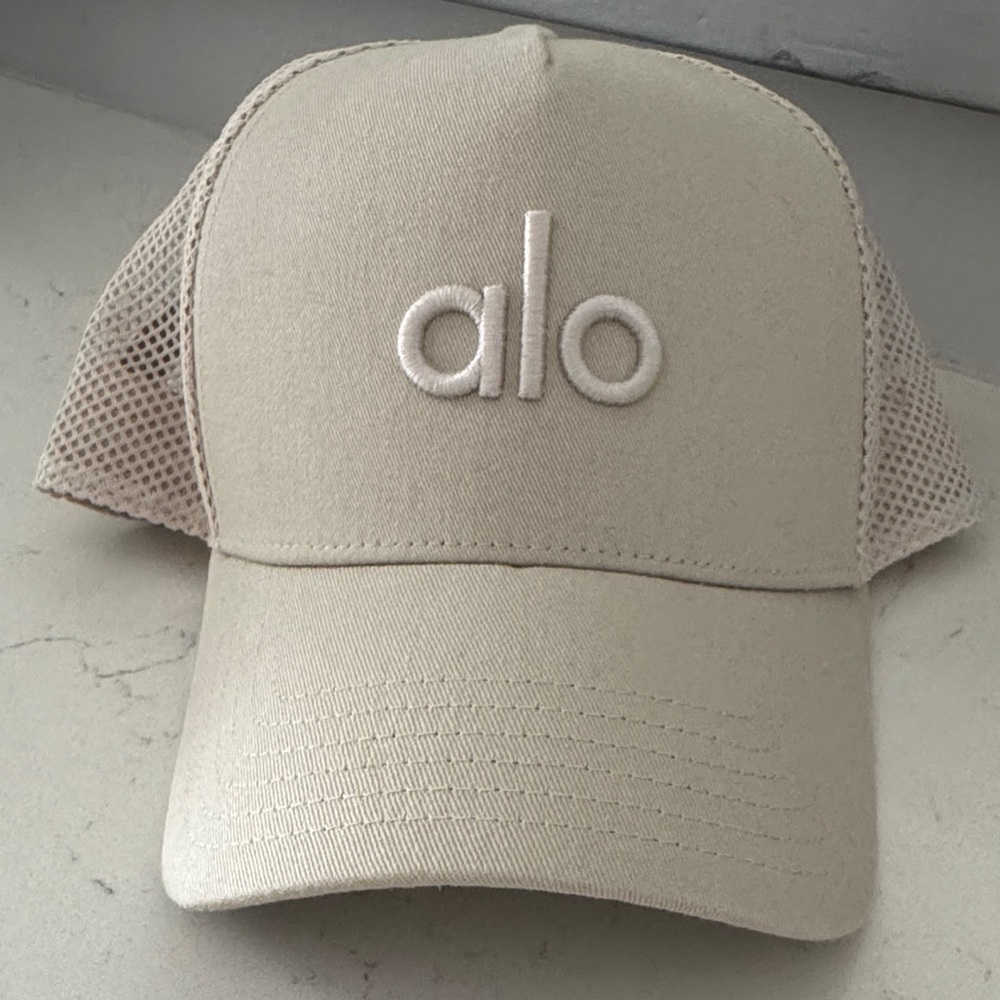 ALO Yoga Beige Mesh-Back Trucker Hat